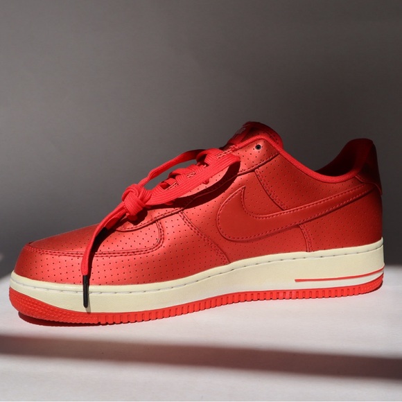NWOT Nike Red Sneakers Classic Low-Top Design - Picture 2 of 8